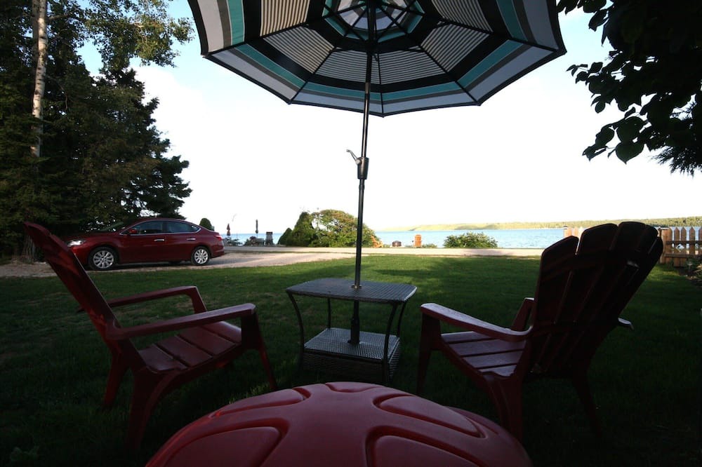 Photo of Patio Balcony in Manitoulin District