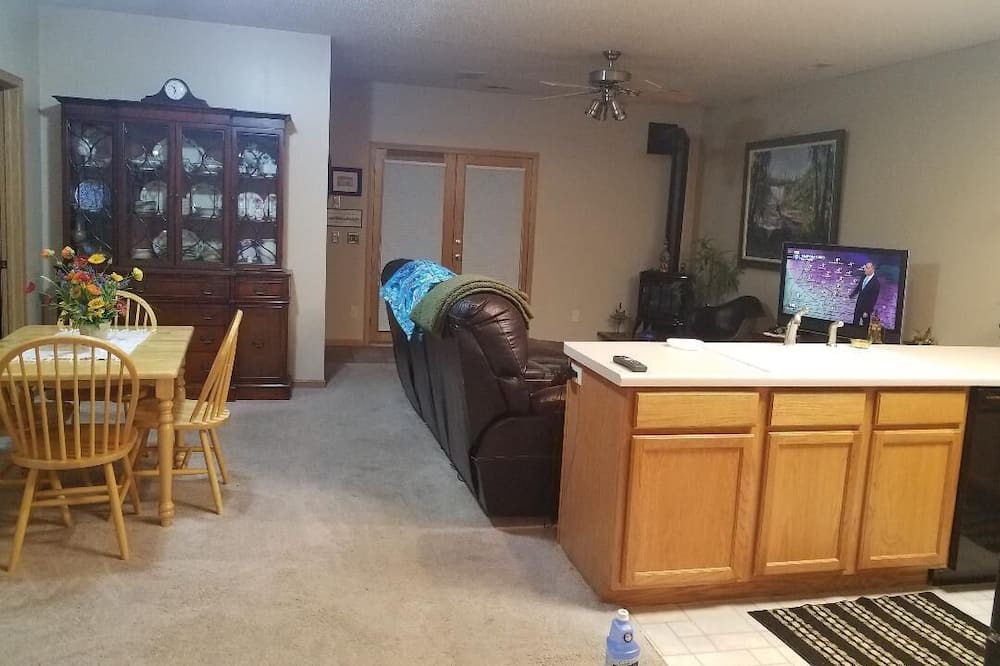 Photo of Bedroom in Oakdale