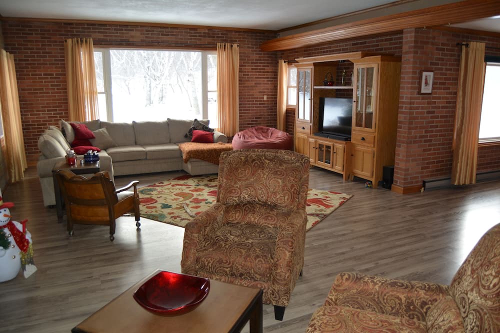 Photo of Livingroom in New Ulm
