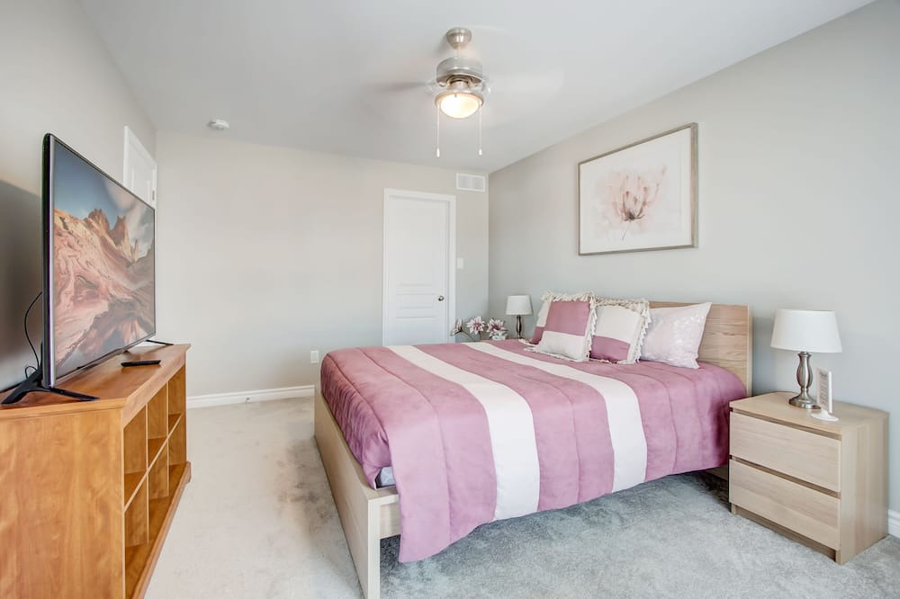 Photo of Bedroom in Ottawa Division