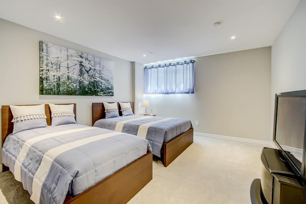 Photo of Bedroom in Ottawa Division