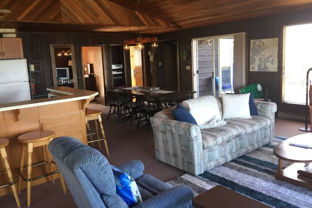 Photo of Bedroom in Georgian Bay