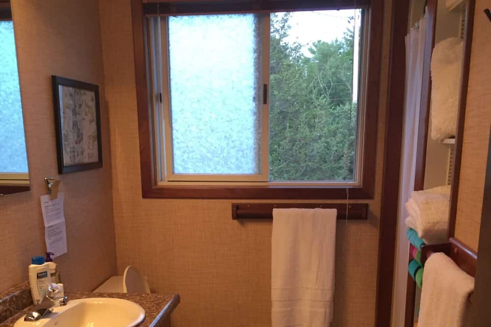 Photo of Bathroom in Georgian Bay