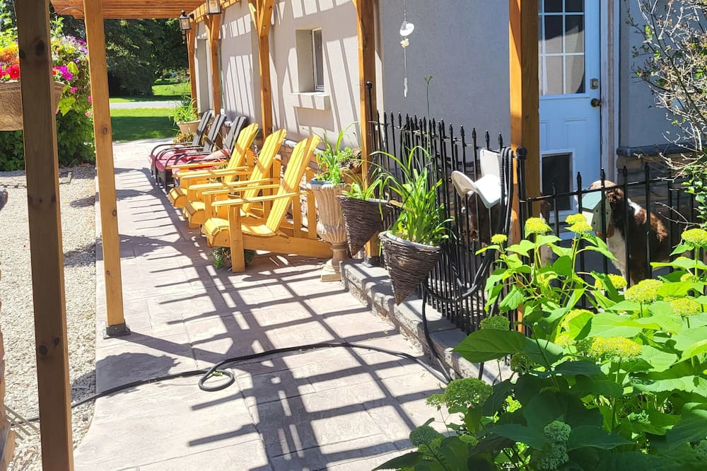 Photo of Patio Balcony in Bradford West Gwillimbury