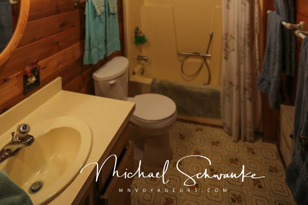 Photo of Bathroom in Crane Lake