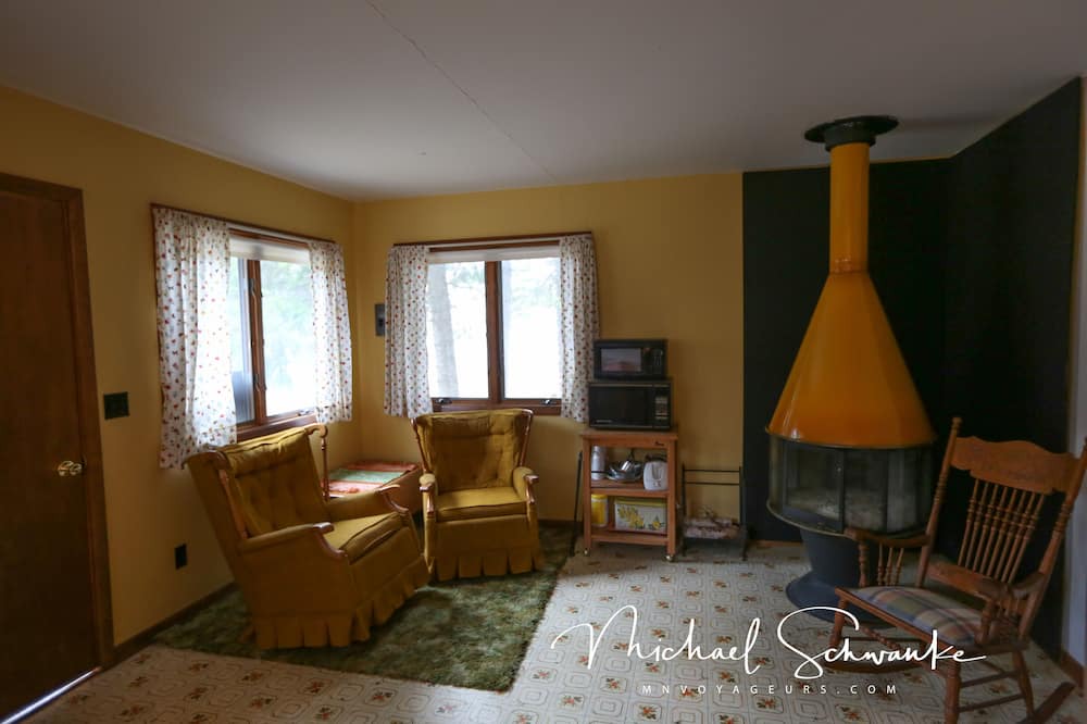 Photo of Livingroom in Crane Lake