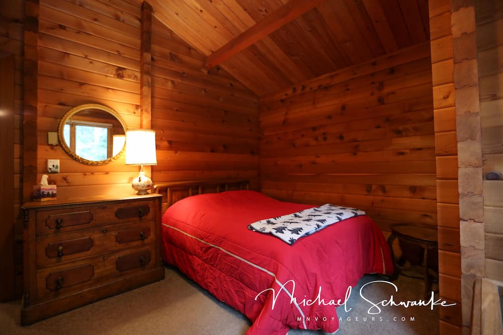 Photo of Bedroom in Crane Lake