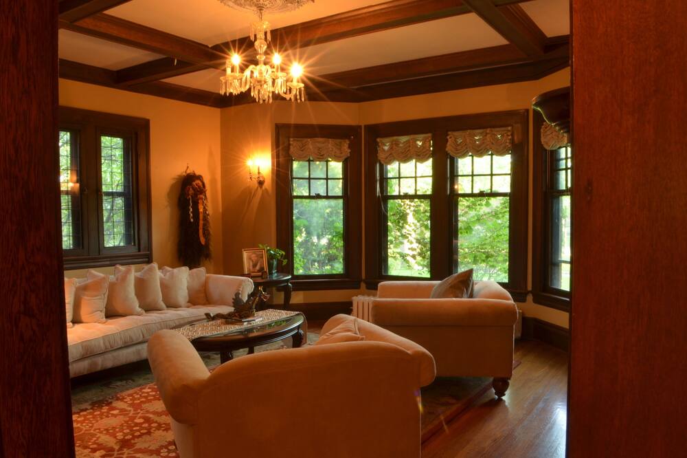Photo of Livingroom in Merriam Park