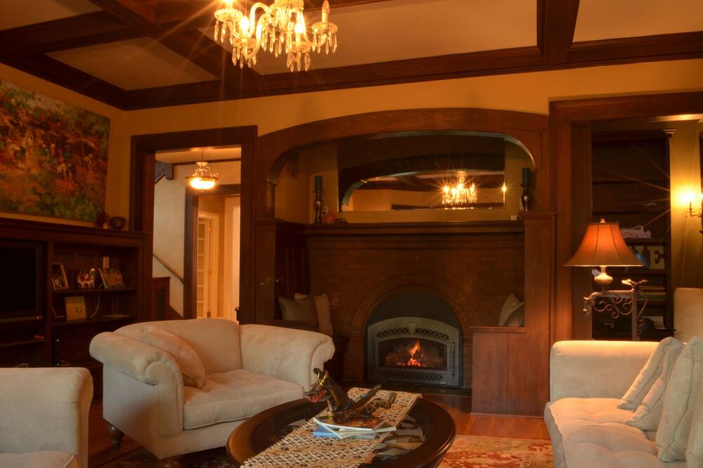 Photo of Livingroom in Merriam Park