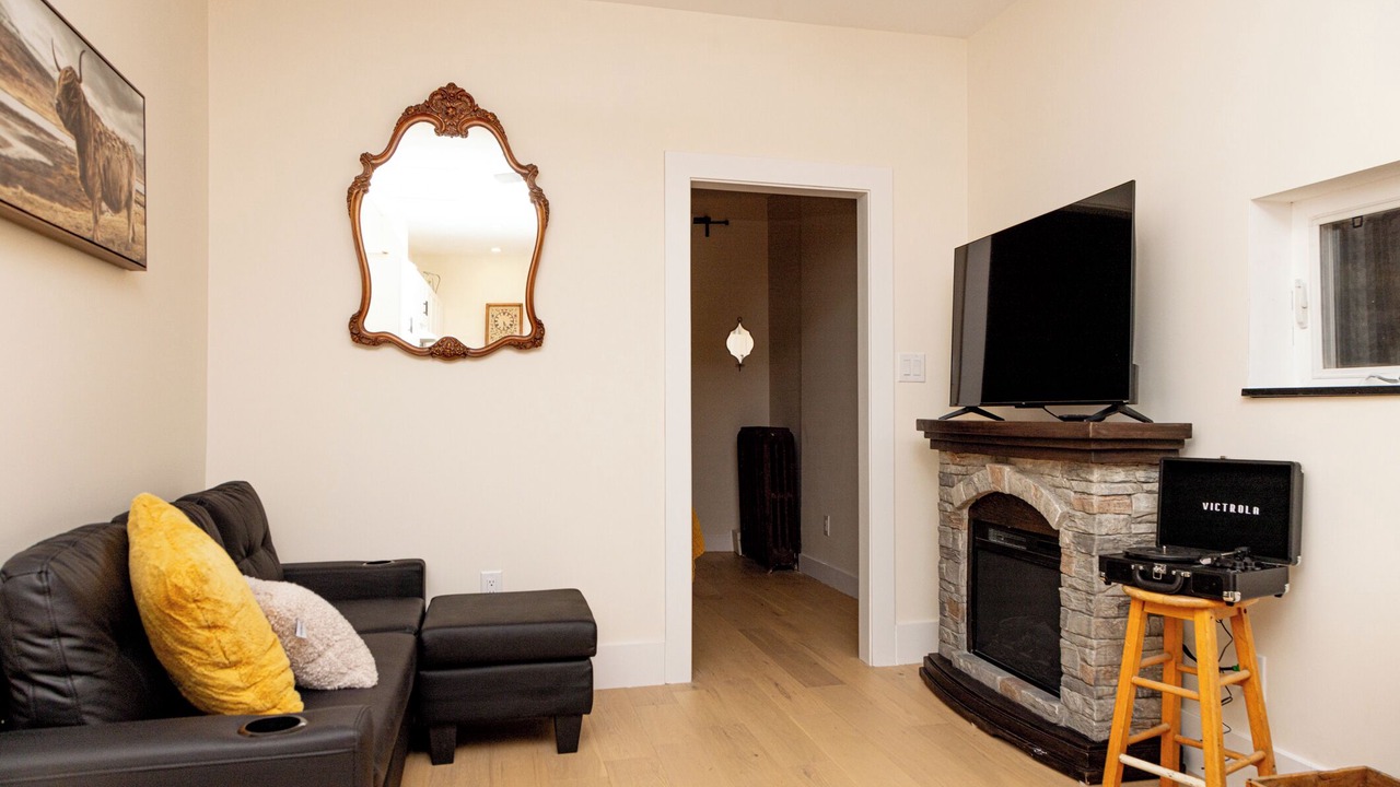 Photo of Livingroom in Brockton Village