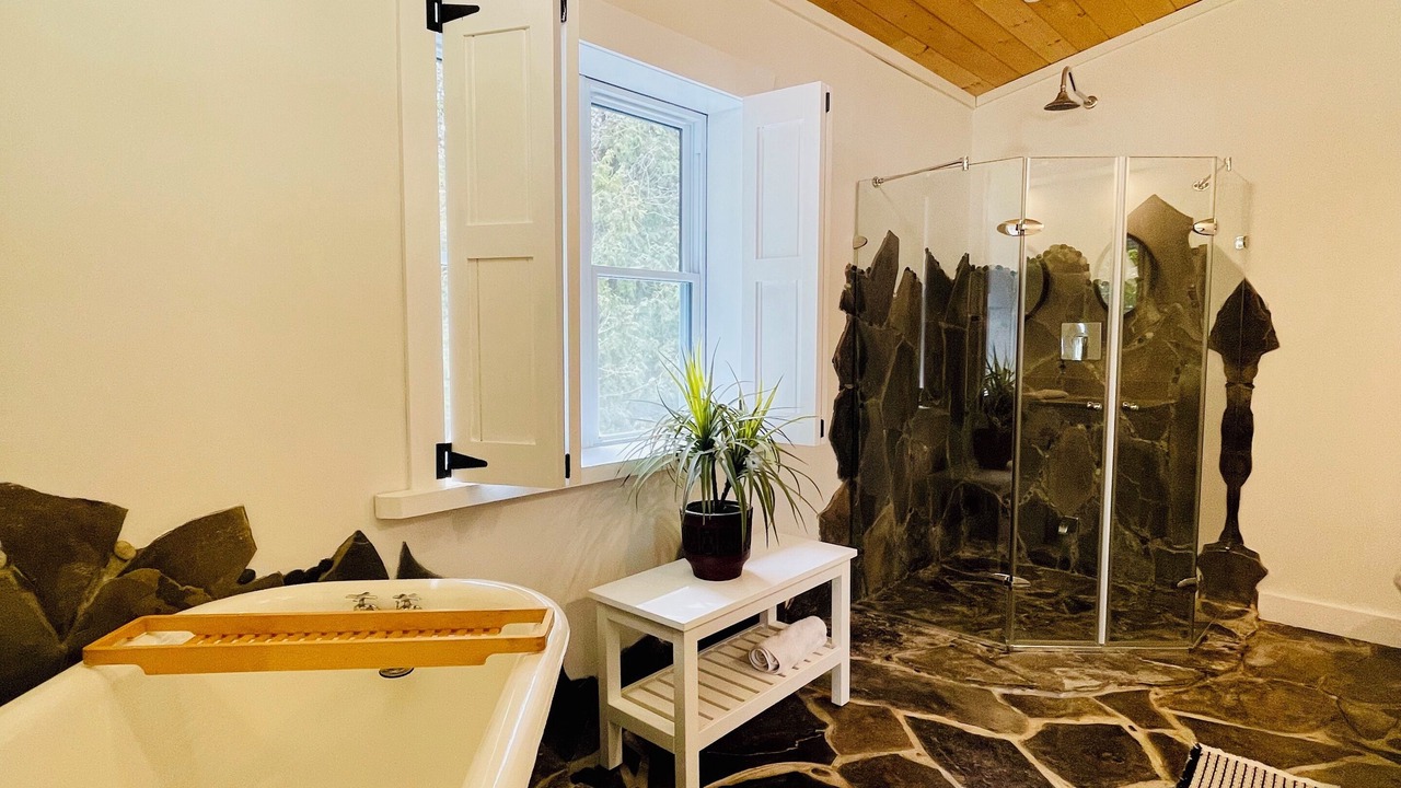 Photo of Bathroom in Tobermory
