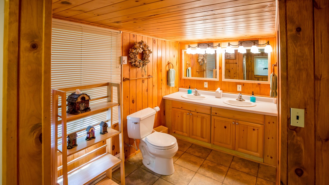Photo of Bathroom in Cook