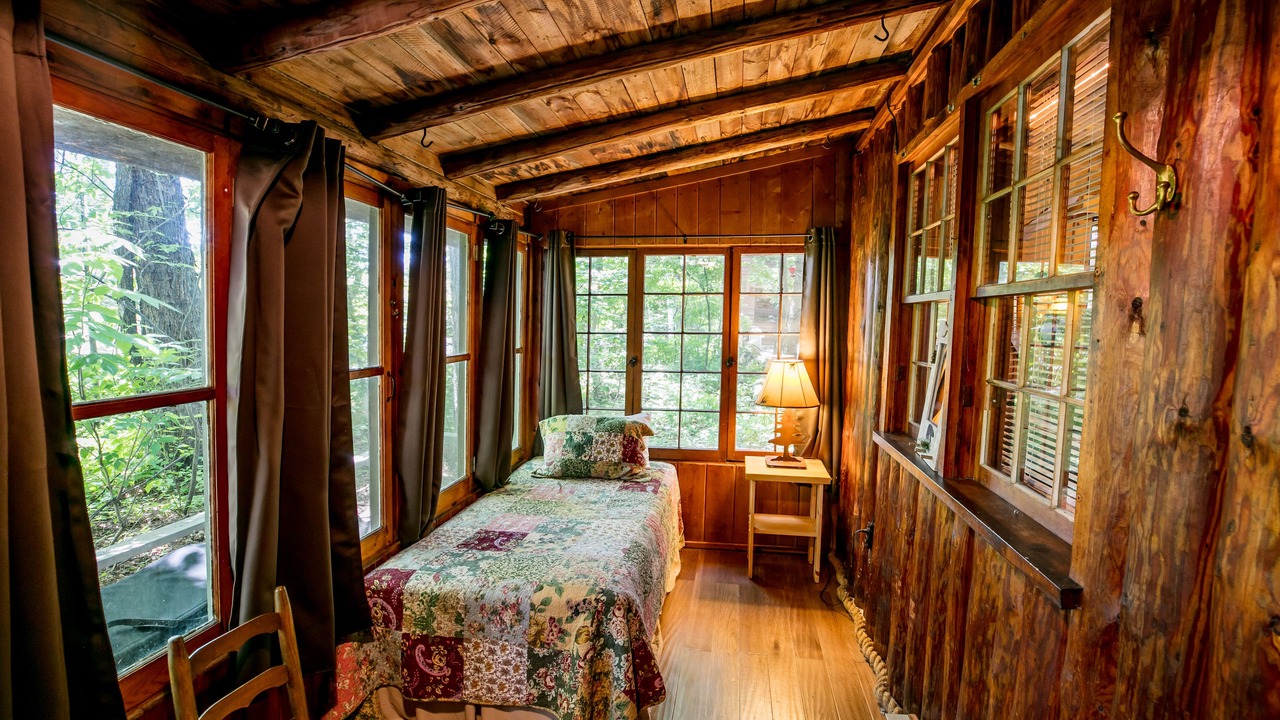 Photo of Bedroom in Cook
