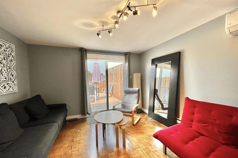 Photo of Livingroom in Blake - Jones