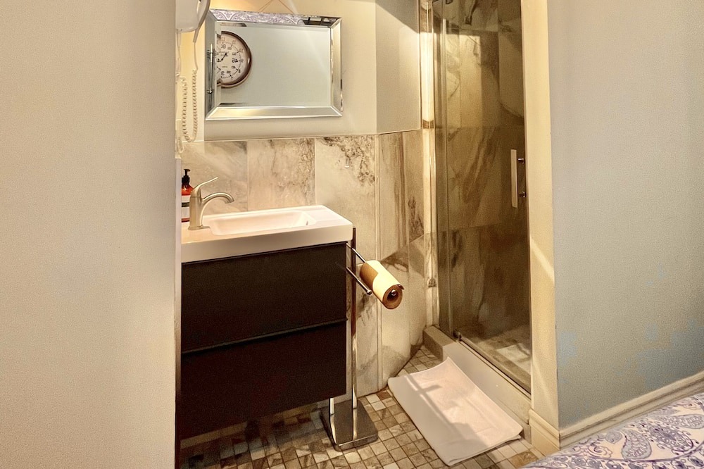 Photo of Bathroom in Blake - Jones