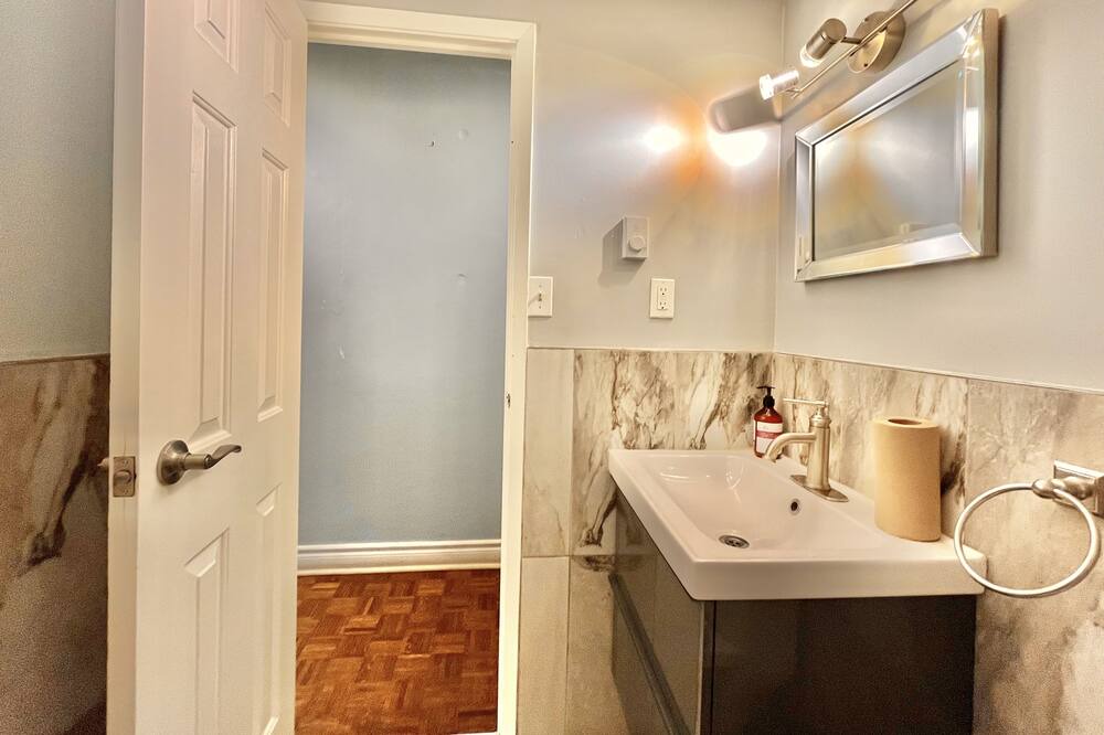 Photo of Bathroom in Blake - Jones