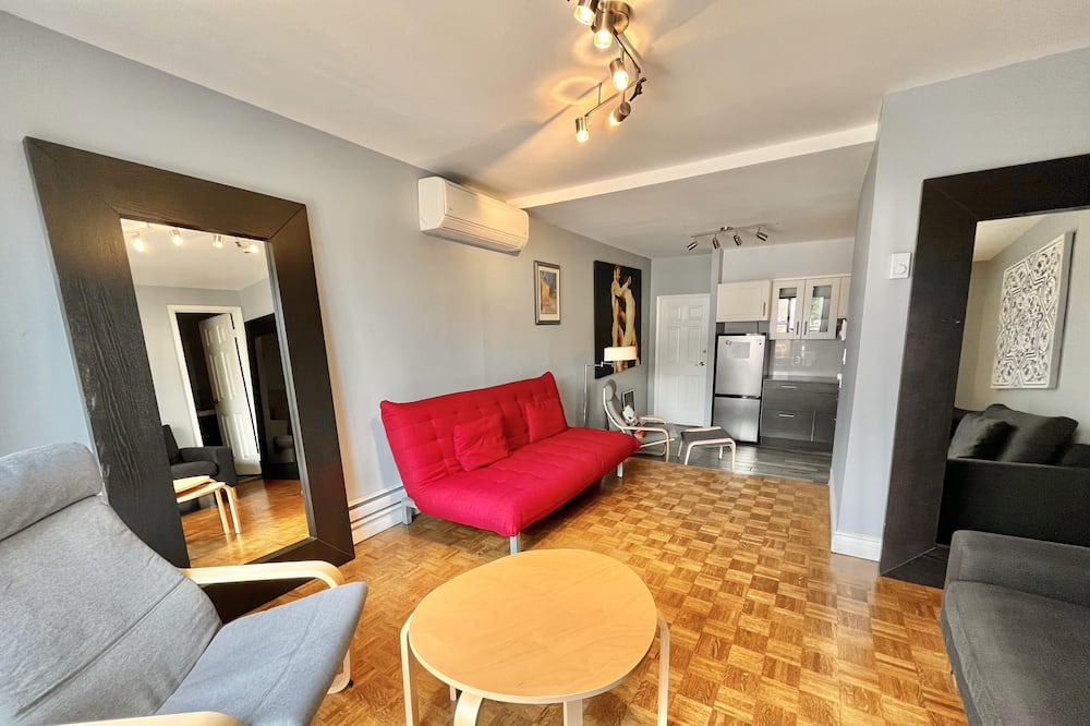 Photo of Livingroom in Blake - Jones