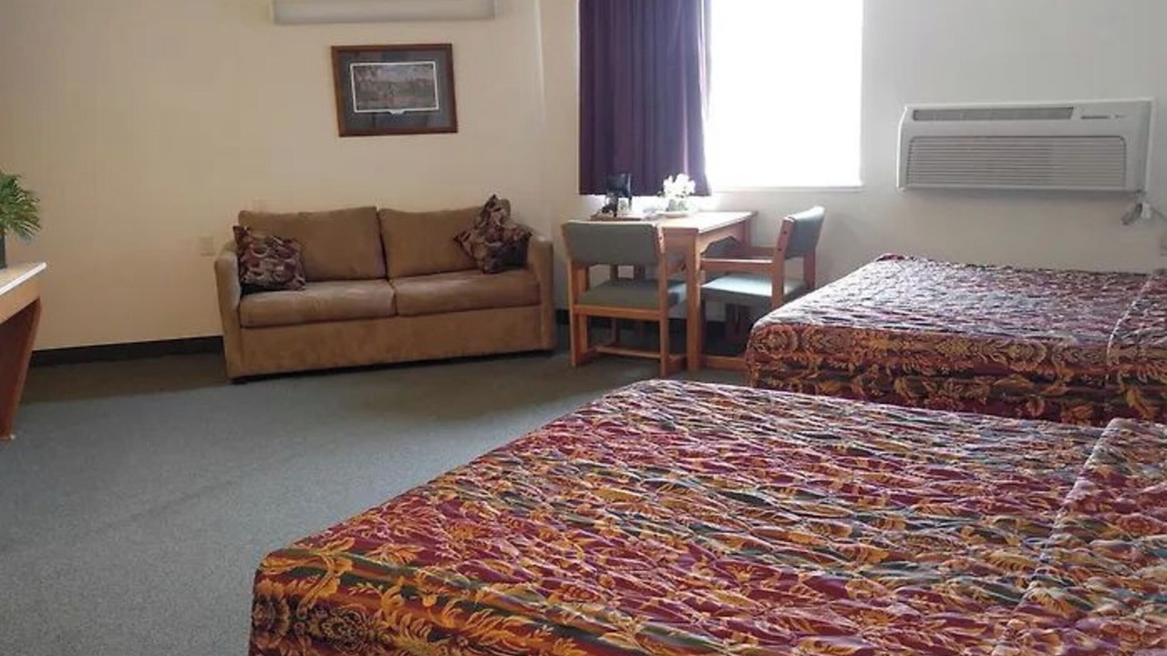Photo of Bedroom in Le Center
