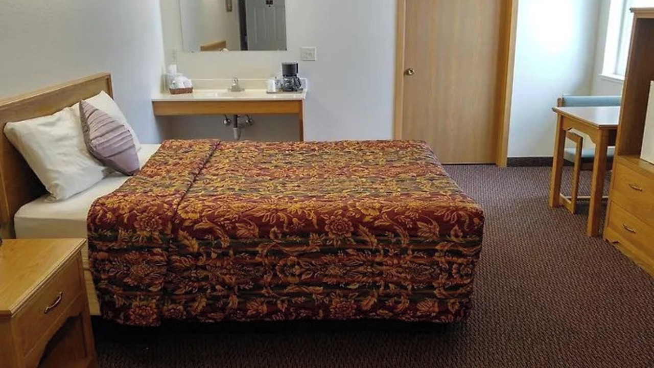 Photo of Bedroom in Le Center