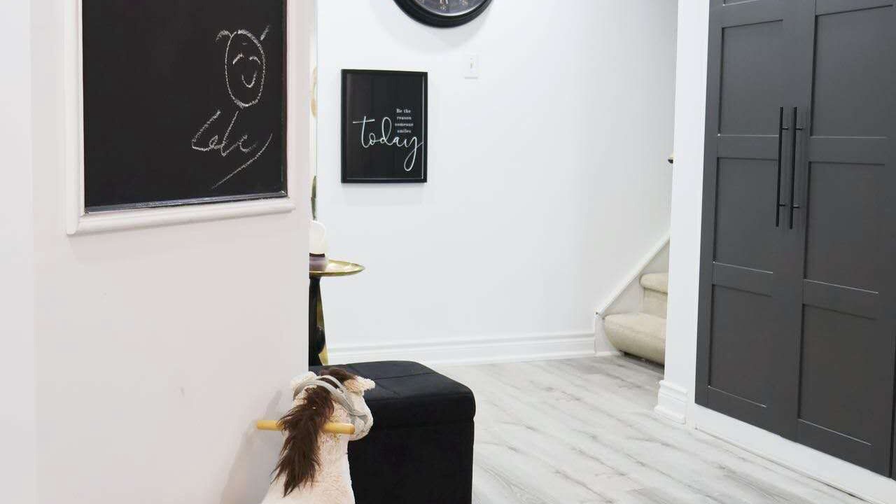 Photo of Livingroom in Glen Abbey