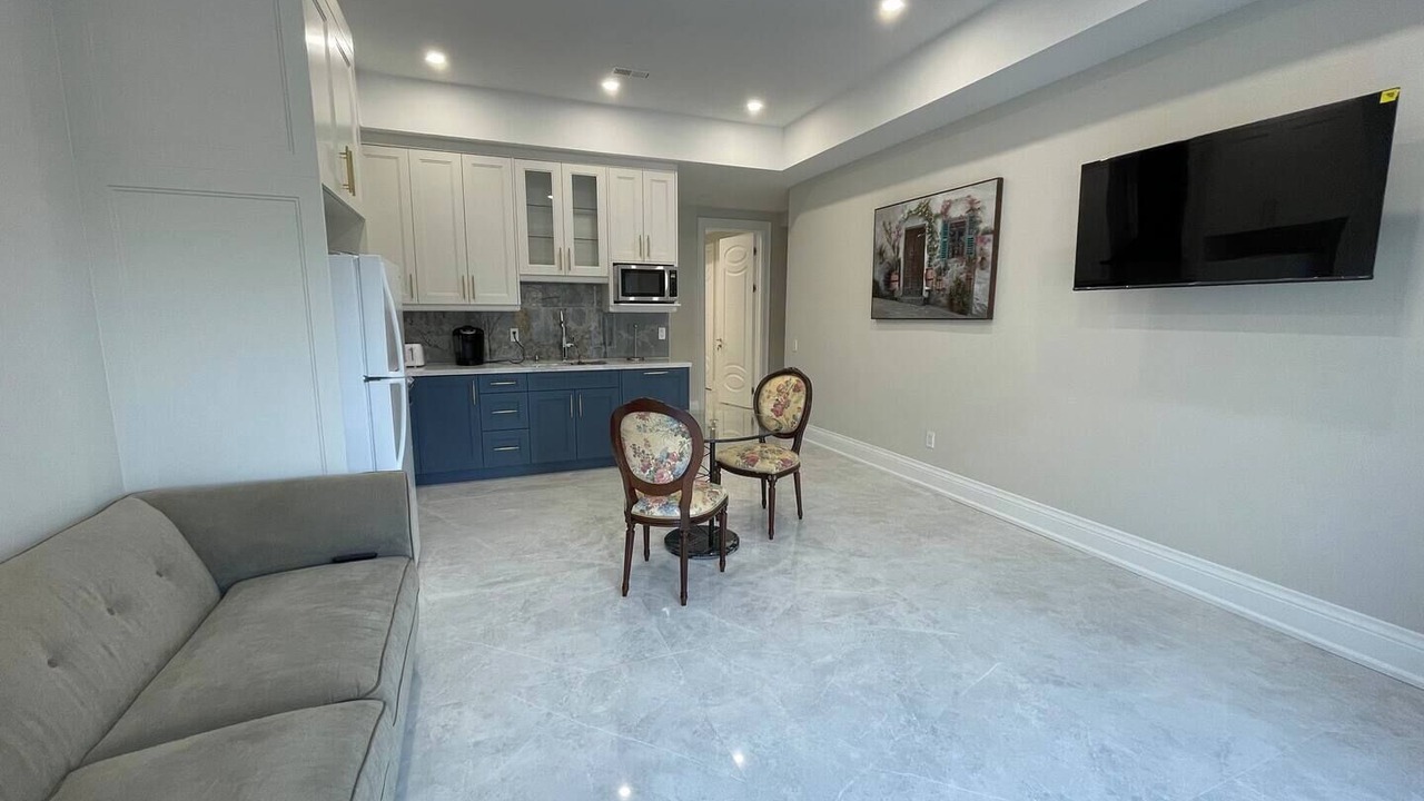Photo of Livingroom in Thornhill
