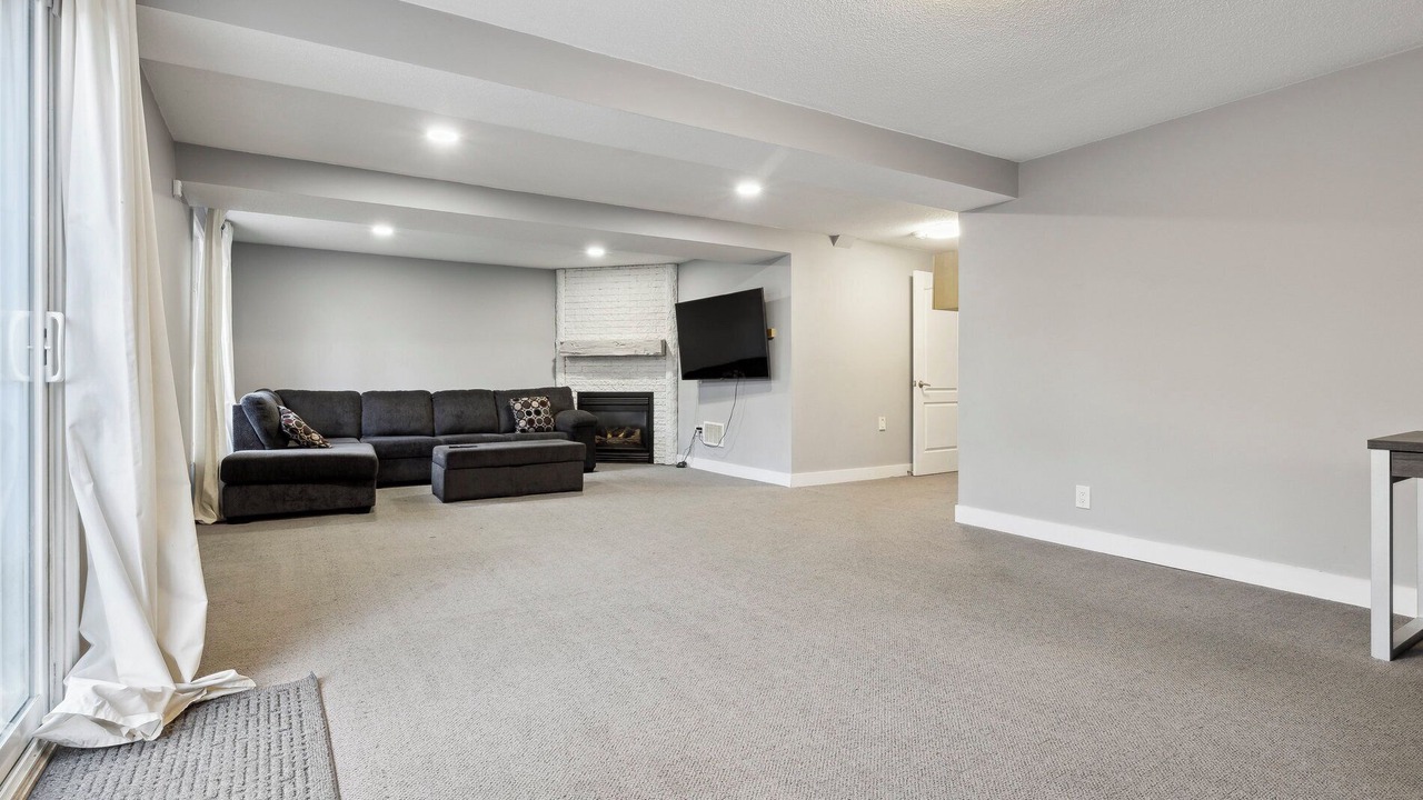 Photo of Livingroom in Courtice
