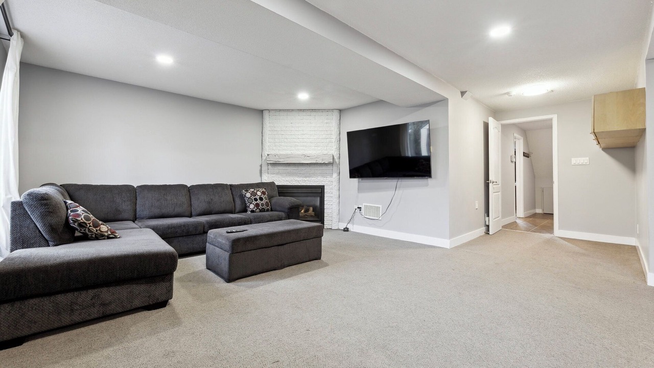 Photo of Livingroom in Courtice