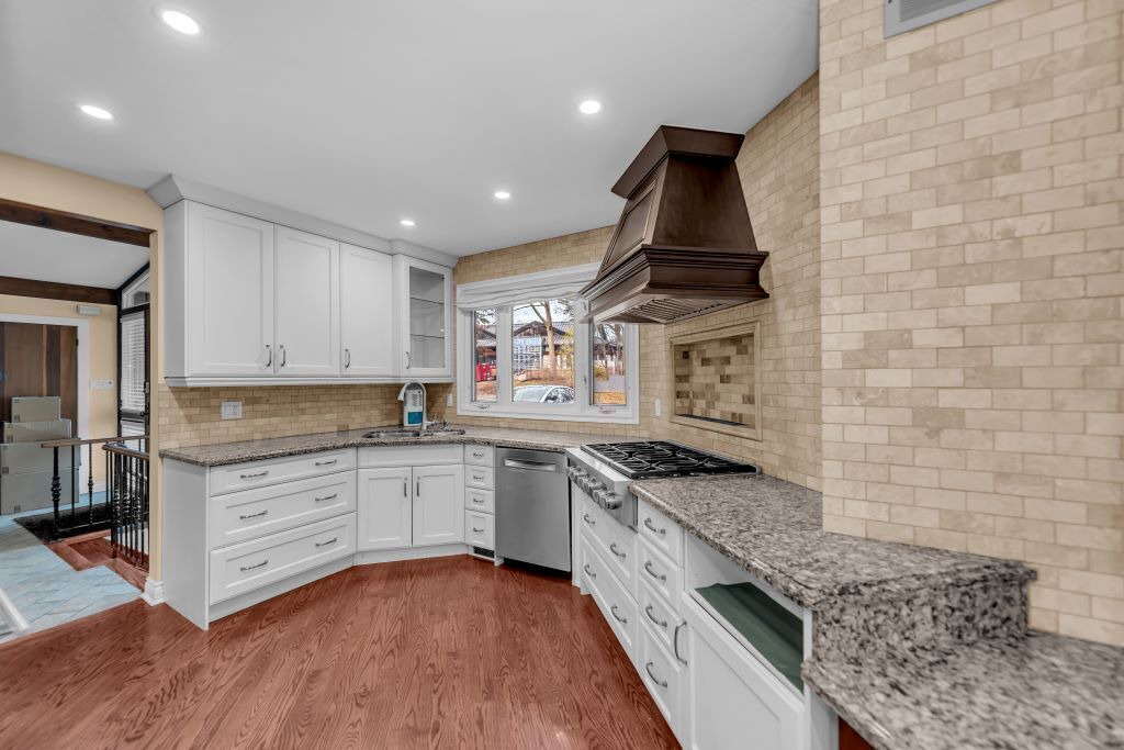 Photo of Kitchen in Clarkson-Lorne Park