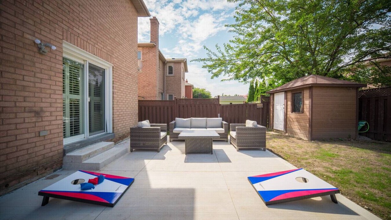 Photo of Patio Balcony in East Credit