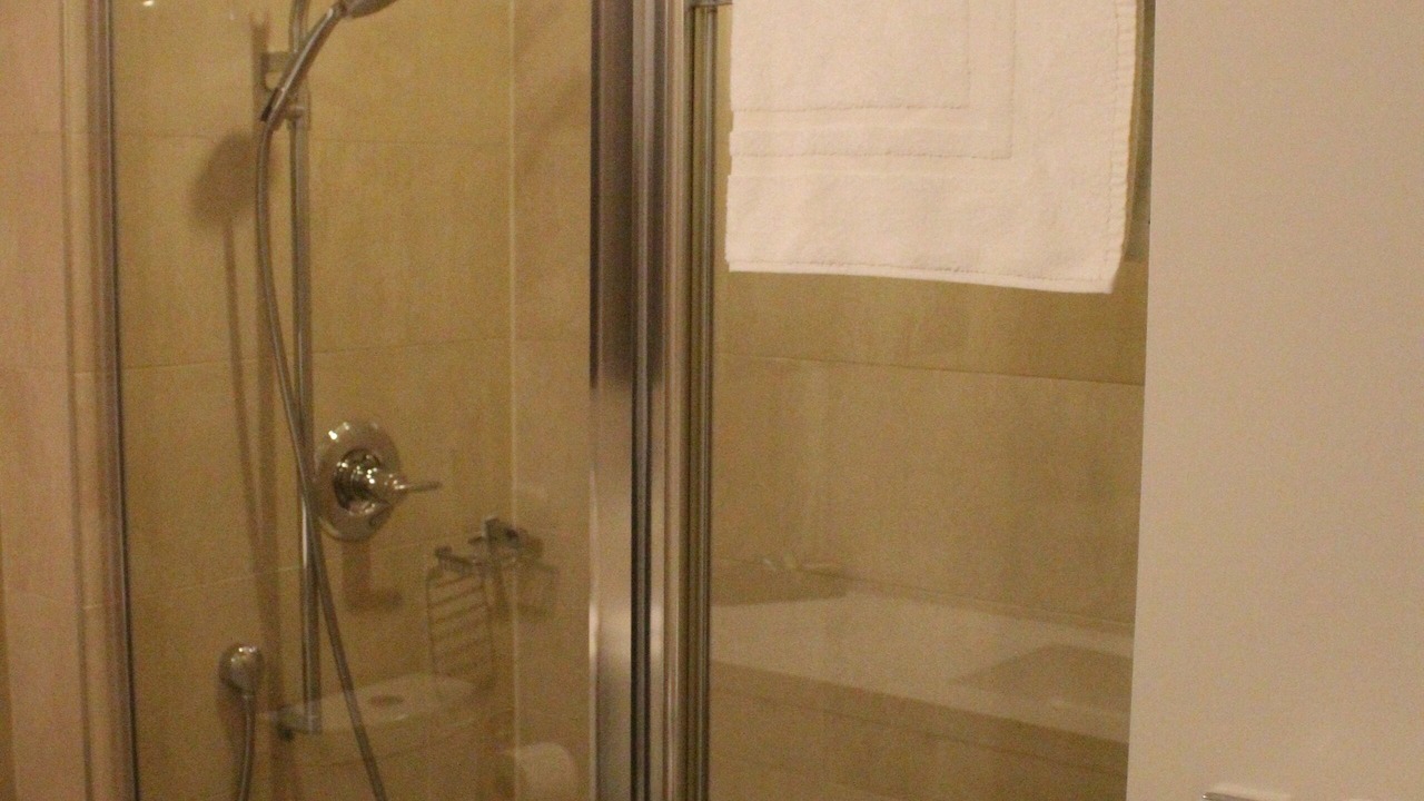 Photo of Bathroom in Parkdale