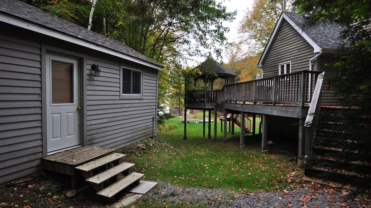 Photo of Patio Balcony in North Kawartha