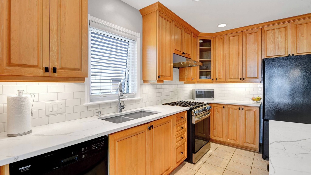 Photo of Kitchen in Bridlewood - Emerald Meadows