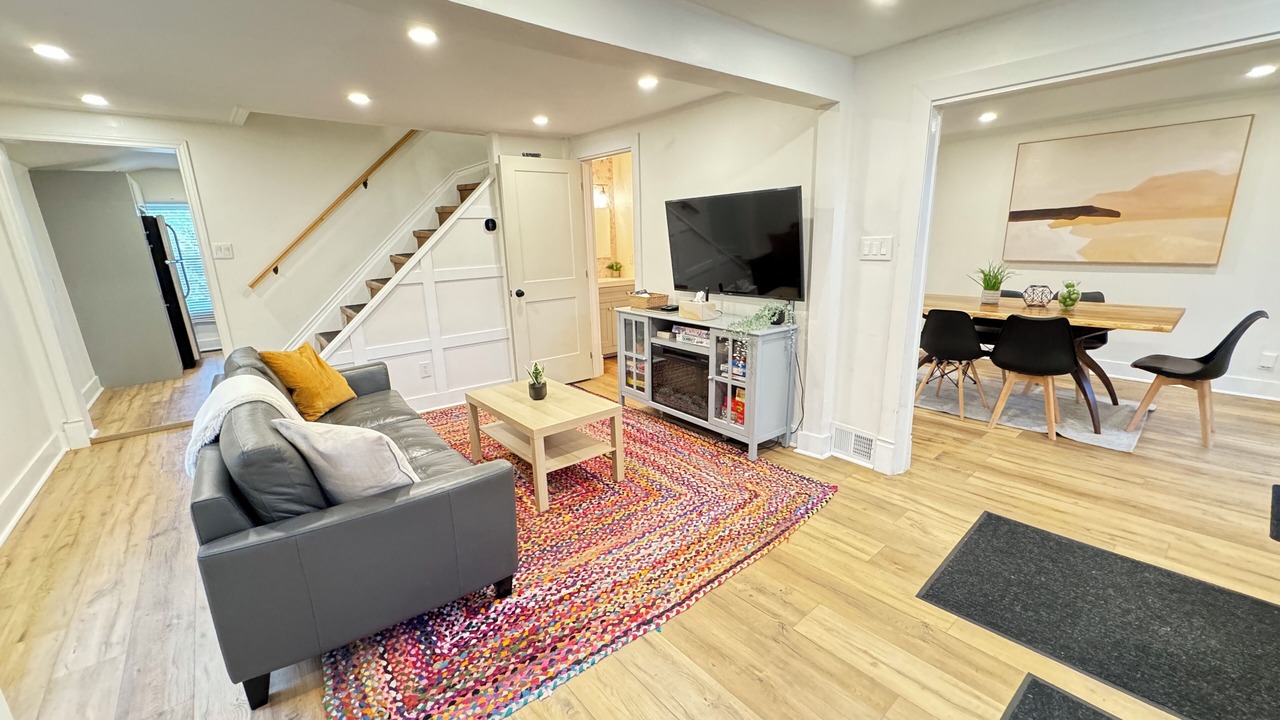 Photo of Livingroom in Inner Harbour