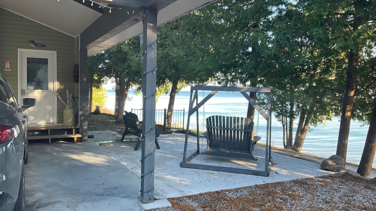 Photo of Patio Balcony in Manitoulin District