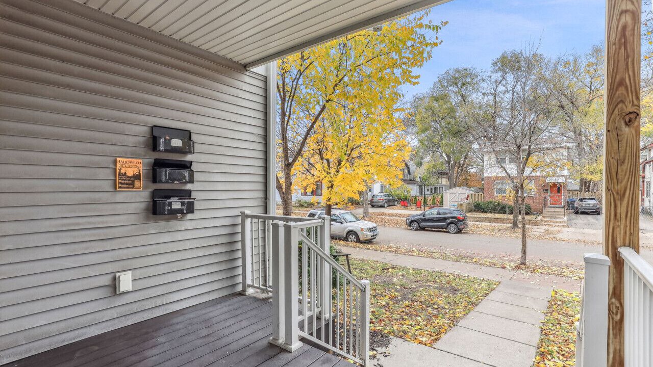 Photo of Outdoor in Lyn-Lake