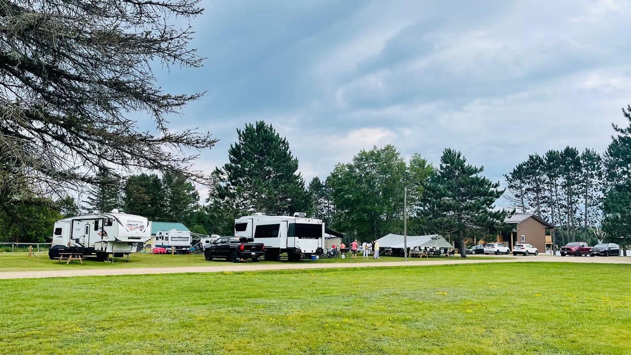 Photo of Outdoor in Papineau-Cameron