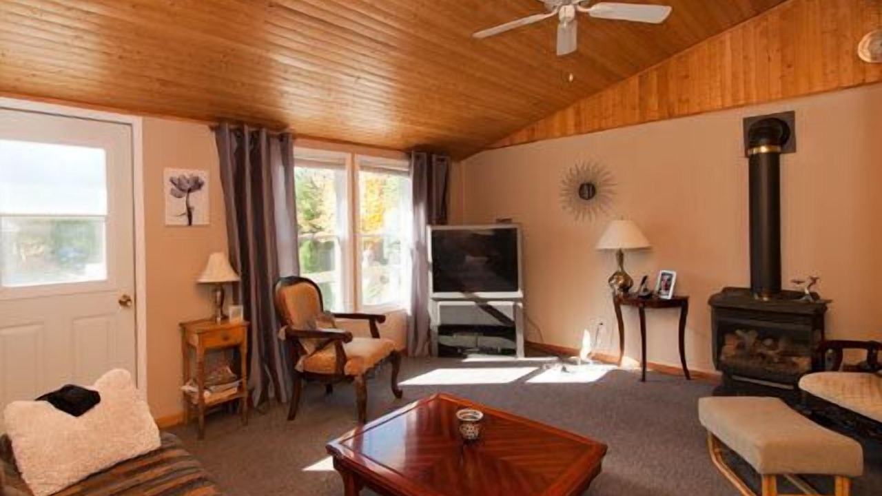 Photo of Livingroom in Port Elgin