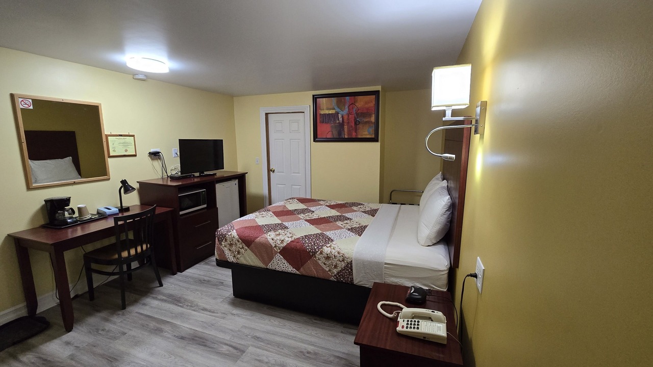 Photo of Bedroom in Deep River