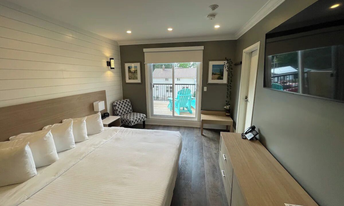 Photo of Bedroom in Grand Bend