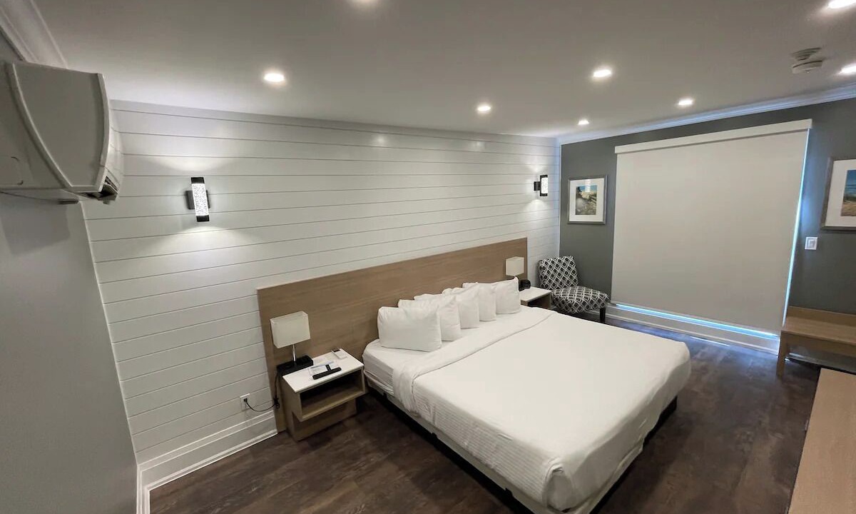 Photo of Bedroom in Grand Bend