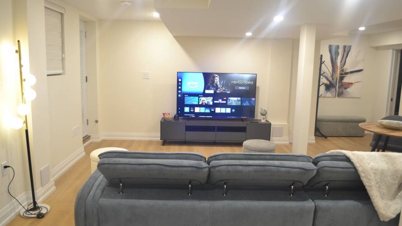 Photo of Livingroom in Erin Mills