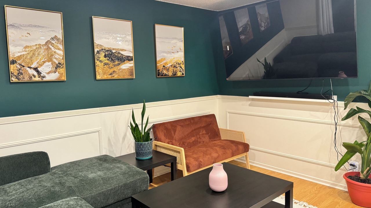 Photo of Livingroom in Ottawa Division
