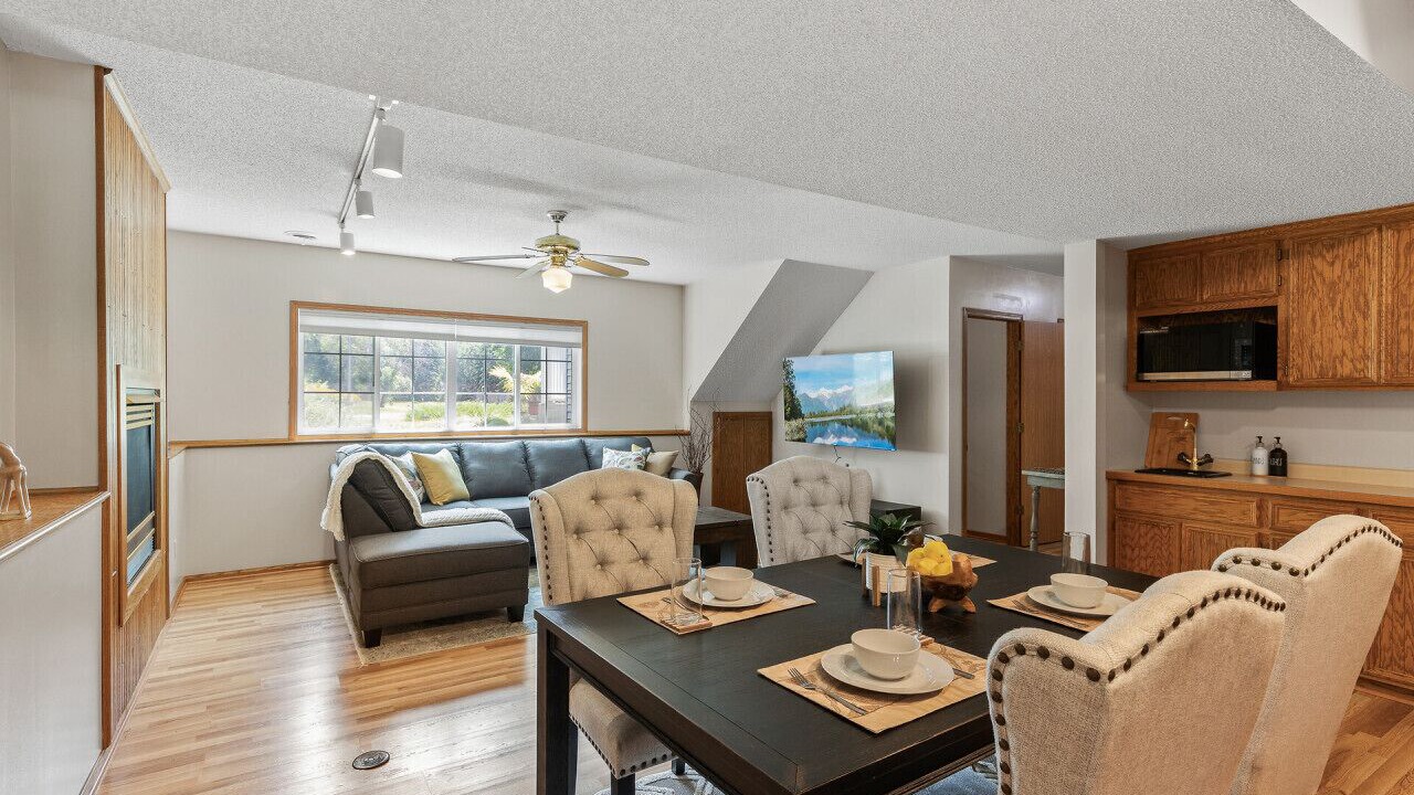 Photo of Livingroom in Burnsville