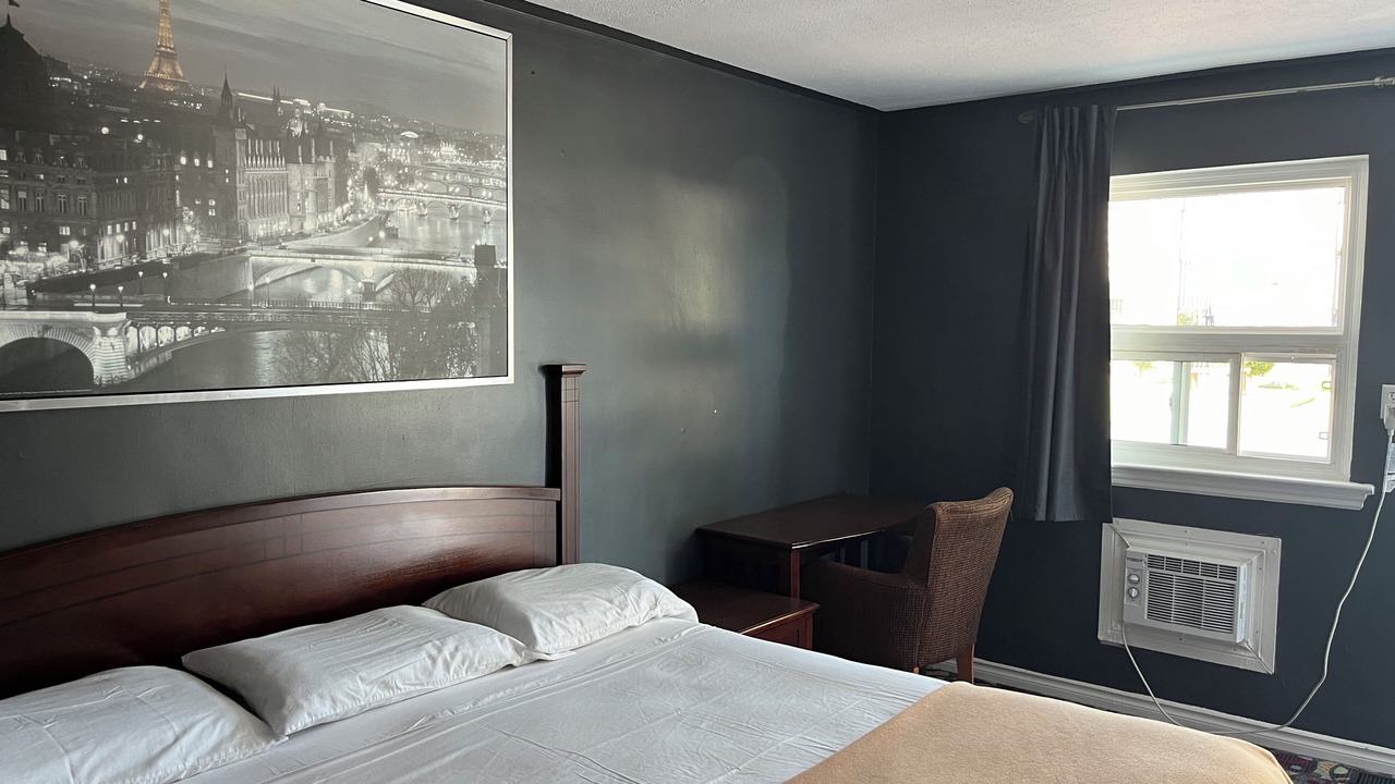 Photo of Bedroom in Sarnia