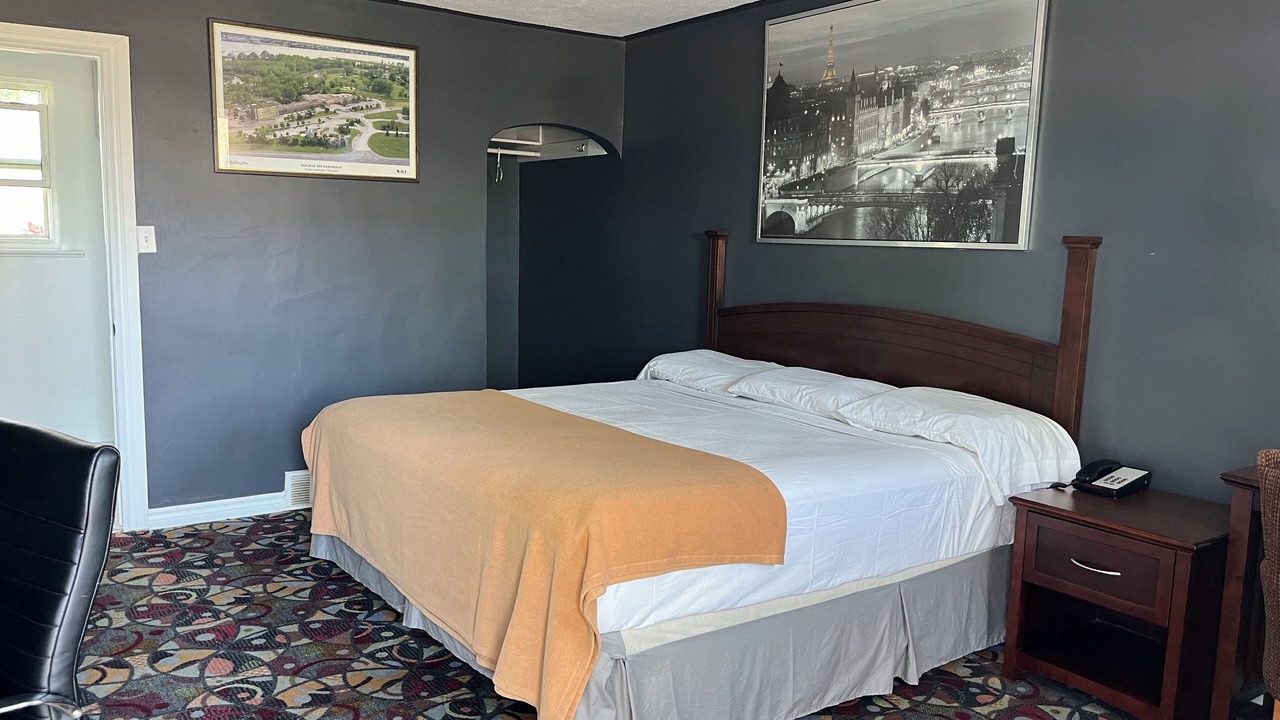 Photo of Bedroom in Sarnia