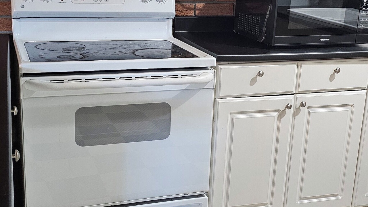 Photo of Kitchen in Elizabethtown-Kitley