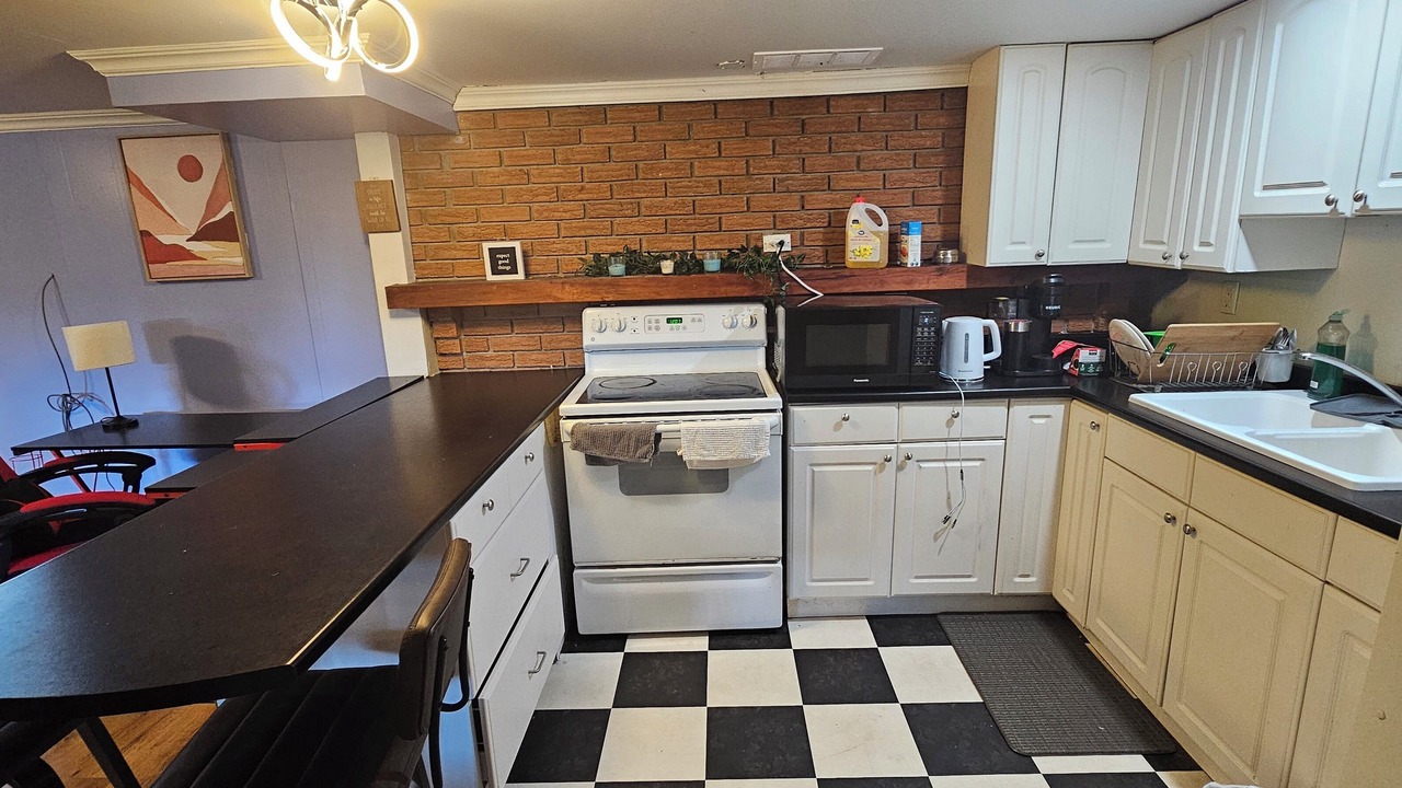 Photo of Kitchen in Elizabethtown-Kitley
