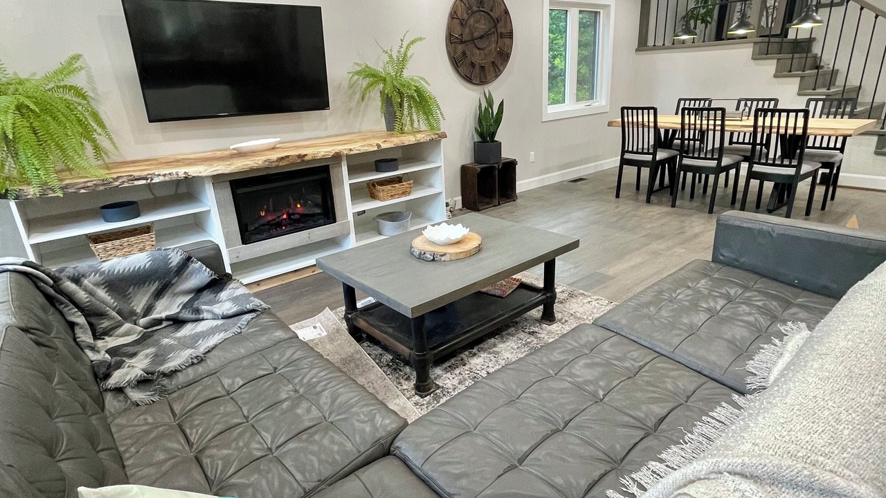 Photo of Livingroom in Whitney