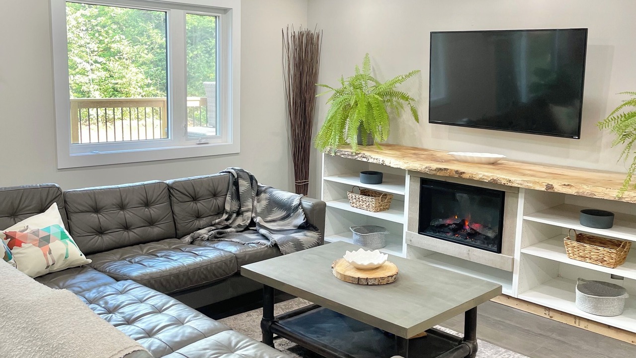 Photo of Livingroom in Whitney