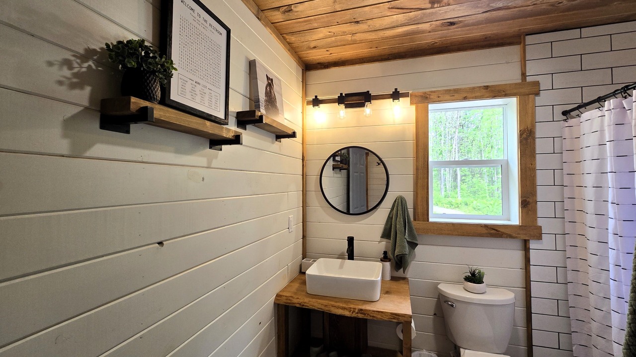 Photo of Bathroom in Algoma District